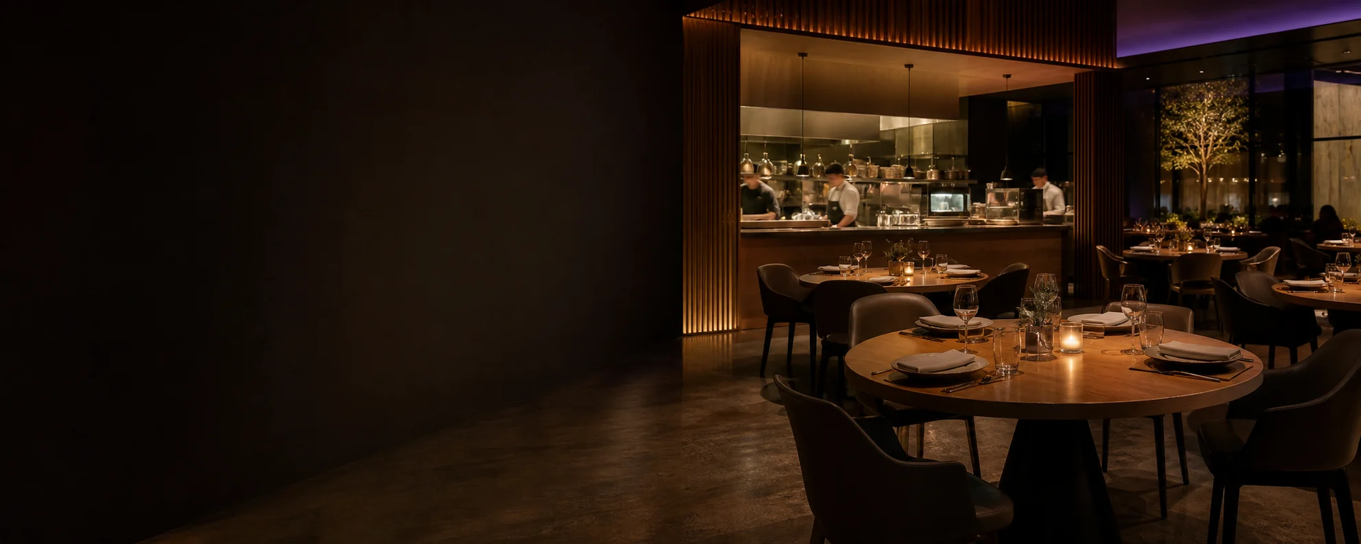 Restaurant modern cu atmosferă premium și bucătărie deschisă