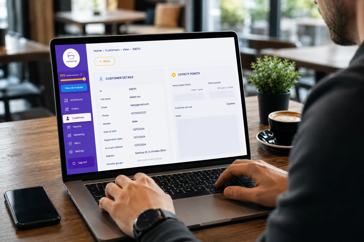 restaurant-customer-database.webp